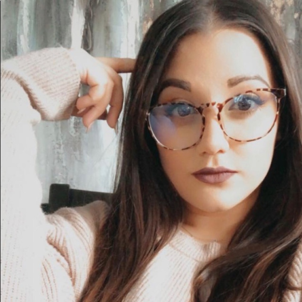 Meet your Posher, Natasha